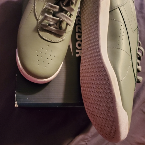 Reebok Womens Army Green Sneakers - Picture 2 of 11